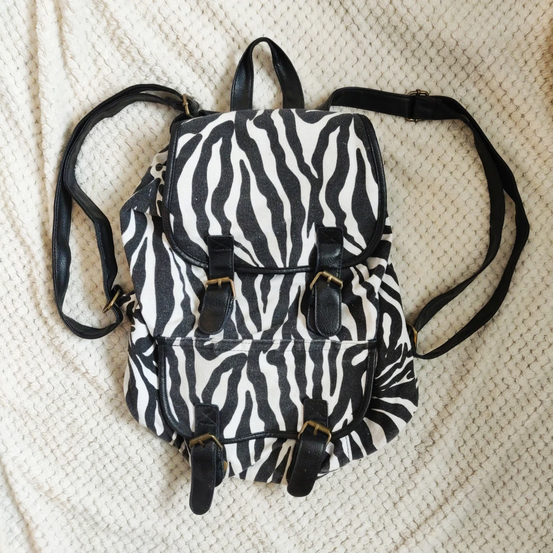 Ryggsäck med zebramönster