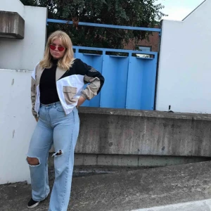  - Favoritjeansen från Junkyard🥺🥺 Börjar tyvärr bli för stora.. Köpare står för frakt