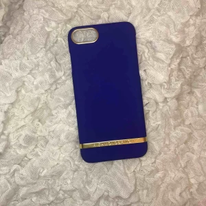  - Använt en gång! Säljer detta skalet som är till mobilerna 6/6s/7. Jätte fint men har så många andra skal