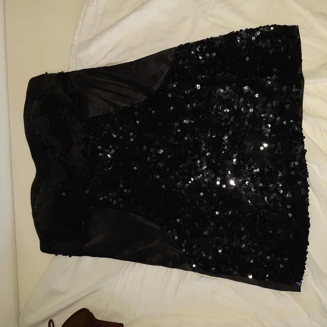 Svarr Glittrig pajlett klännin