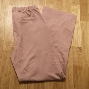 Vida byxor  - Vida puderrosa byxor från lager 157 i storlek M. Helt oanvända. 