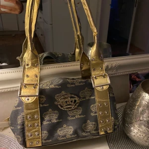 Najs väska  - Säljer denna ascoola väska, frakt: 44kr💓💓 om flera är intresserade blir de budgivning