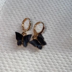 Fjäril Örhängen - 60+frakt 🖤😍