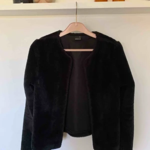  - Jacka från ginatricot 