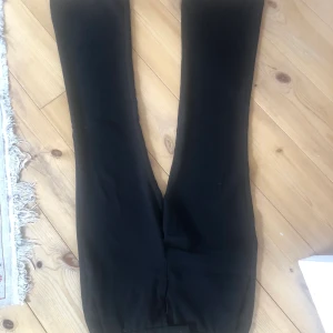 Zara kostymbyxor 34  - Kostymbyxor från Zara använda men i gott skick 