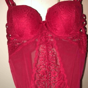  - En super fin body med inbyggd bh☺️Hör av dig vid frågor 