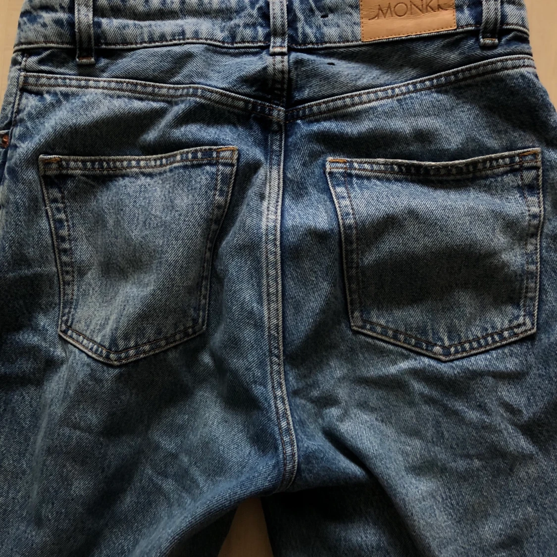 Ljusblå jeans  - 91