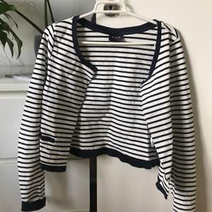 Stripped cardigan, short fit 