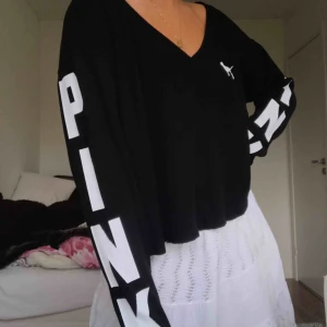  - Tröja från Pink, finns även i grå 👘