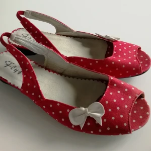 Sandaler  - Nya sandaler strl 38, pris :100kr +frakt