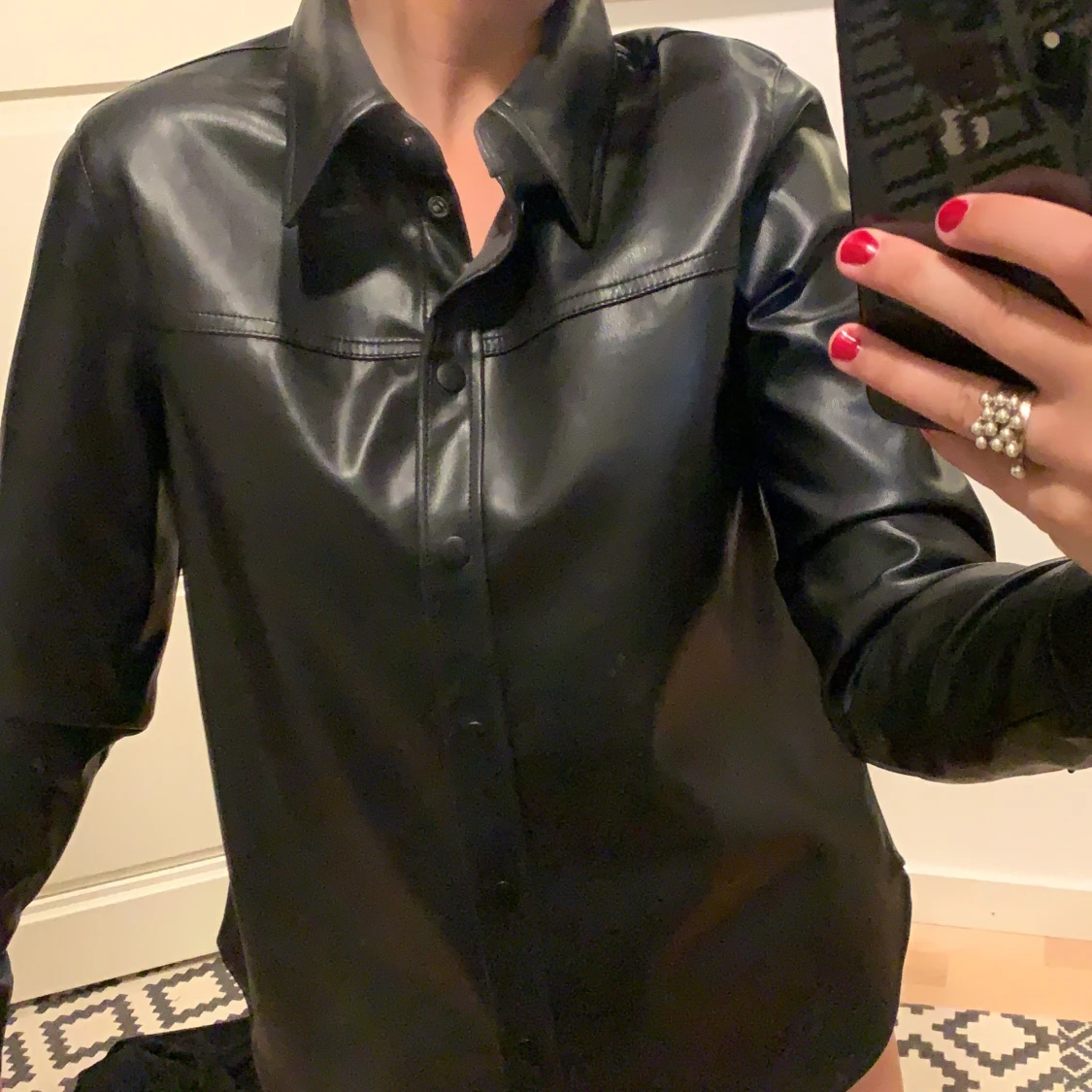 Skjorta i skinmaterial 🙏🏼💭😍 - 90
