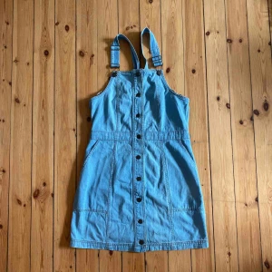  - 💙Klänning i jeans, köpt second hand!💙