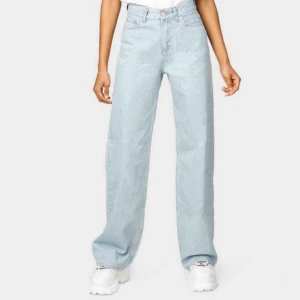  - Säljer mina assnygga jeans från junkyard som är helt slutsålda, använd fåtal gånger och kommer i bra skick. Buda från 300kr