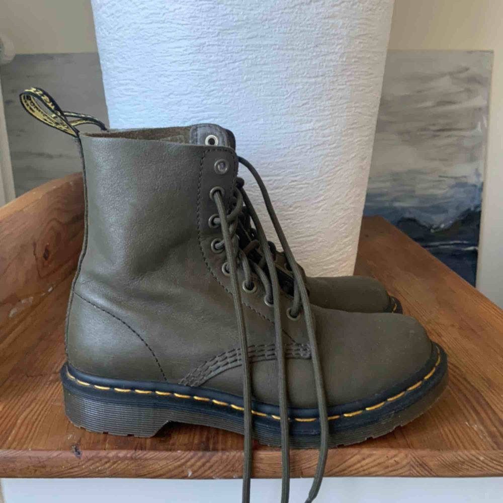 dr martens pascal khaki