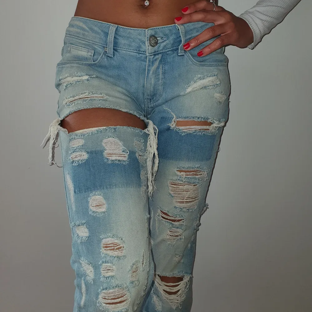 Rvanka jeans är nya .. Jag köpte dem i Turkiet .. Original😉. Jeans & Byxor.