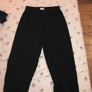  - Culottebyxor från Cubus