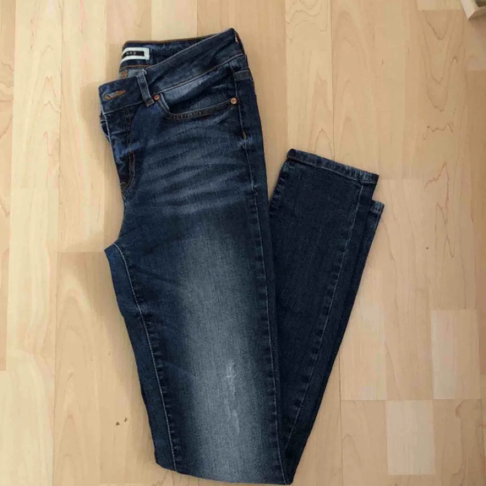Snygga jeans från Noisy May. 🍁. Jeans & Byxor.
