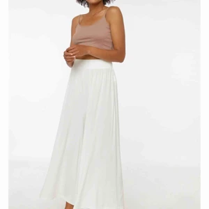  - Säljer dessa best sellers från Chiquelle endast använda 1 gång!  Storlek M, slutsålda i den storleken  Nypris 399  Jag bjuder på frakten! 