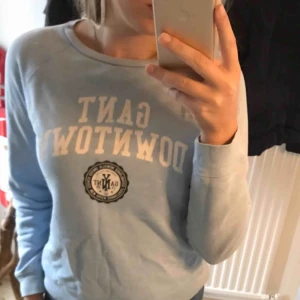  - Snygg tröja från Gant. Säljer pga att jag använder inte längre.  Frakten är inräknad i priset.