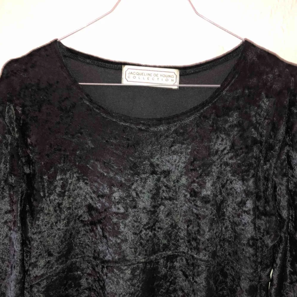 Black Velvet mini dress, vintage 90s from the brand Jacqueline de Young.   📦Price includes shipping 📦. Klänningar.