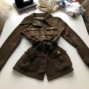  - Busnel liknande kofta/jacka. Knappt använd 