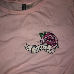  - Tröja från h&m🌸. Strl L men mer som en M