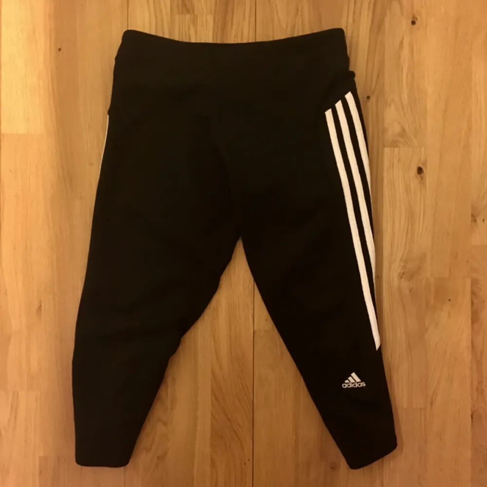 Adidas Climate Training 3/4 leggings | Size 38 (very stretchable) | Meet ups in Sthlm, shipping fee not included in price ✨. Jeans & Byxor.