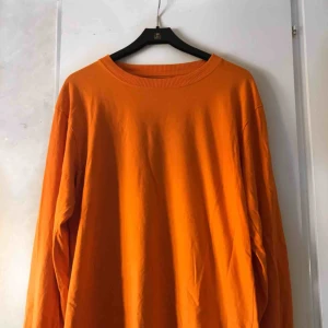  - Sjukt nice sweatshirt köpt på Carlings, använd utav mig som både klänning & tröja. Söker nu en ny ägare! Mötes upp sthlm/västerås eller postar mot en fraktkostnad på 59kr ink spårbar 🕊