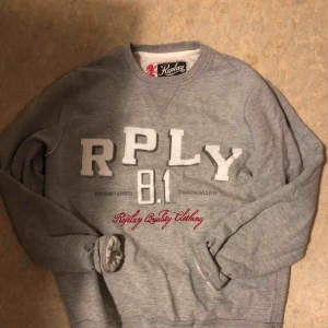  - Replay tröja , köpt på nk