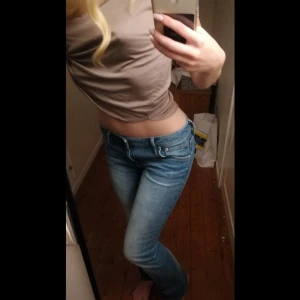  - Ljusblå crocker jeans i modellen pep boot. Snygg boot och väldigt bekväma! För fler bilder eller frågor skriv privat ✨