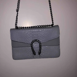  - Söt väska, aldrig använd. 