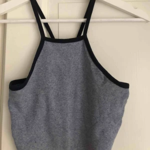  - Ett kort och snyggt linne