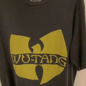  - Oversized wu-tang T-shirt från carlings, älskar den