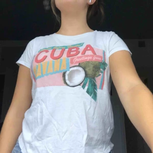  - Fin t-shirt från Cubus🤩 i bra skick👍🏼 hör gärna av dig om du har frågor💓