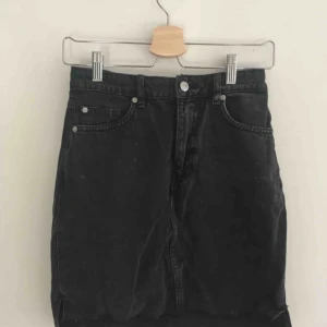 - Jättefin jeanskjol som tyvärr blivit för liten för mig