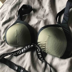  - Superbekväm bikini, knappt använd, tvättad. Kan såklart fraktas om du betalar frakten, fråga ifall du har frågor så svarar jag direkt!😊💕