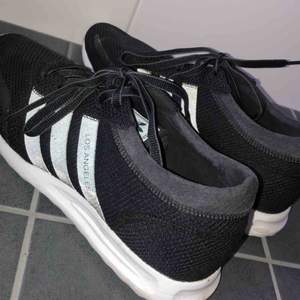 Adidas los angeles skor Använda ett fåtal gånger Köparen står för frakten, finns också i eskilstuna