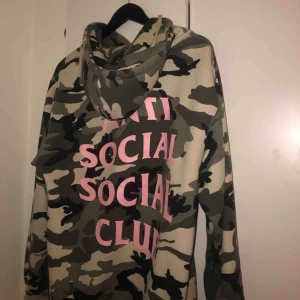  - Säljer min ASSC hoodie som är i otroligt fint skick! 