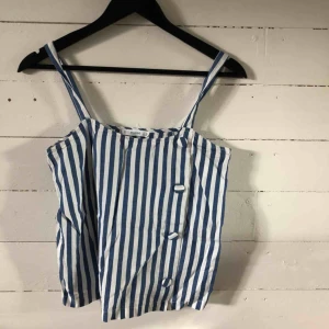  - 💜gulligt linne från mango 💜storlek xs 💜aldrig använt 