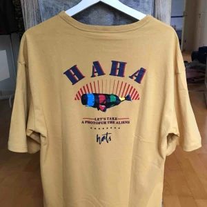  - Helt ny t-shirt, snygg vintage stil🌻 Tror att jag köpte på Zaful🌻 