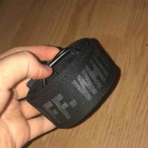  - skit snyggt off-white skärp 