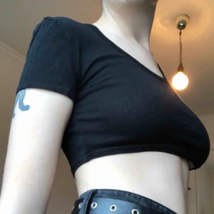  - Svart magtröja använd högst fem gånger 