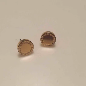  - Klassiska Marc Jacobs örhängen. I nyskick