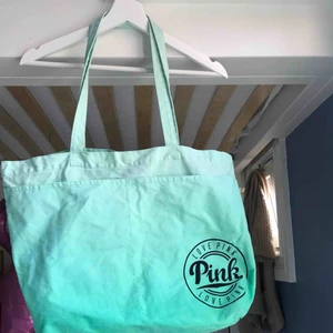  - Victoria secrets tugväska 