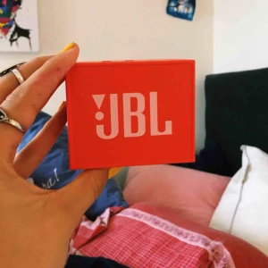  - Jbl högtalare. Knappt använd. Säljer då jag har två