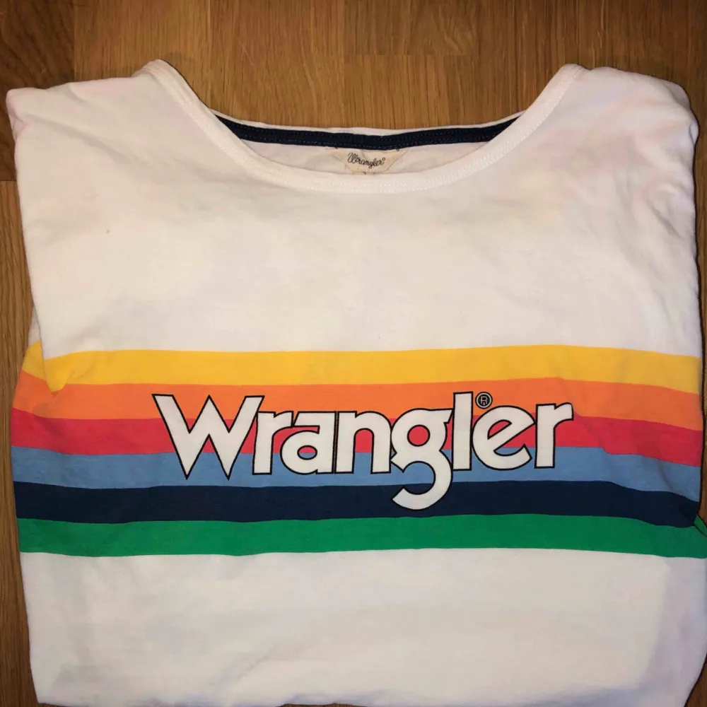 Wrangler t-shirt från Carlings i storlek S Använd endast några gånger  Fint skick. T-shirts.
