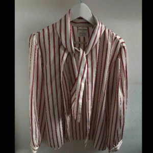  - Vintage blus i satin 