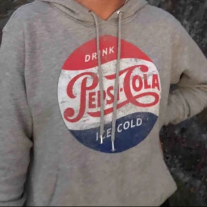  - Så fin tröja!!! Använd, men bra skick. Köparen betalar frakt, jag står inte för postens strul. Kan mötas upp i Sthlm. 