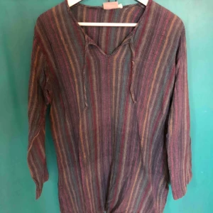  - Tröja/kortare tunika i härliga färger!  Köpare betalar frakt ❤️