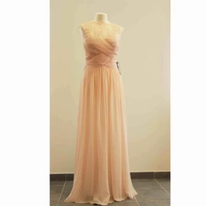 JS Boutique klänning - JS Boutique ny klänning.  Med etiketterna kvar.  Storlek US6/EU36/S.  Original pris 242$.